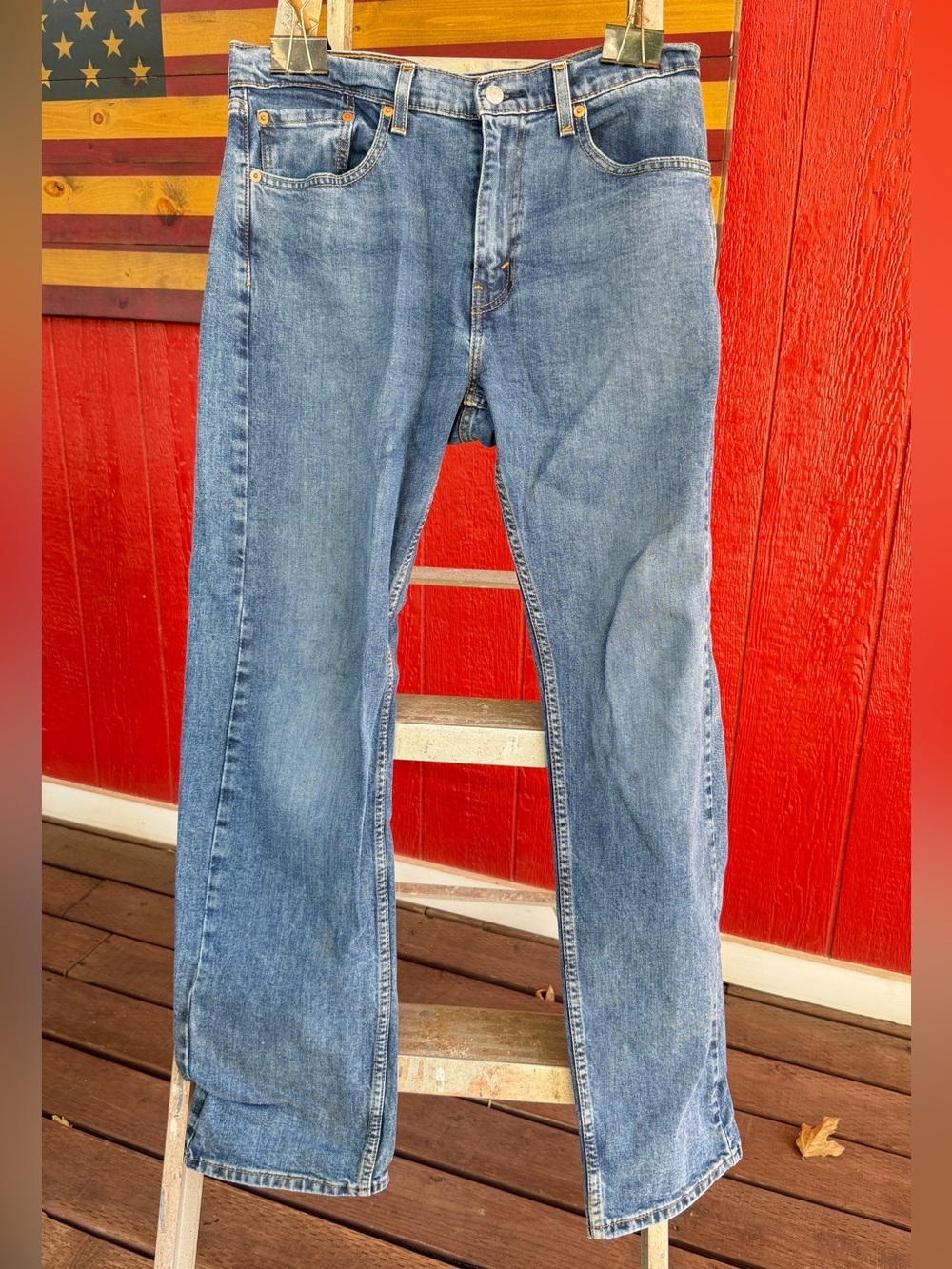 Levi’s 505 Regular Fit Medium Wash Jeans – Men’s 32x32 Classic Straight Leg - Picture 2 of 8